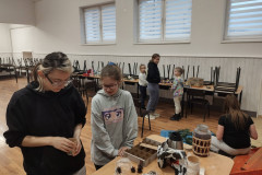 2024-11-30-vyroba-adventnych-vencov-002